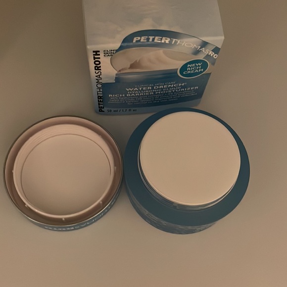 PeterThomasRoth Water Drench Rich Barrier Moisturizer - Picture 2 of 2
